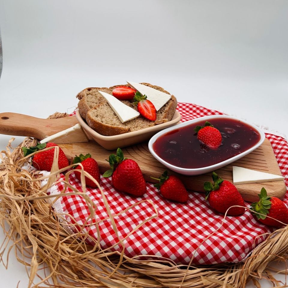 Ev Yapımı Çilek Reçeli 250 Gr