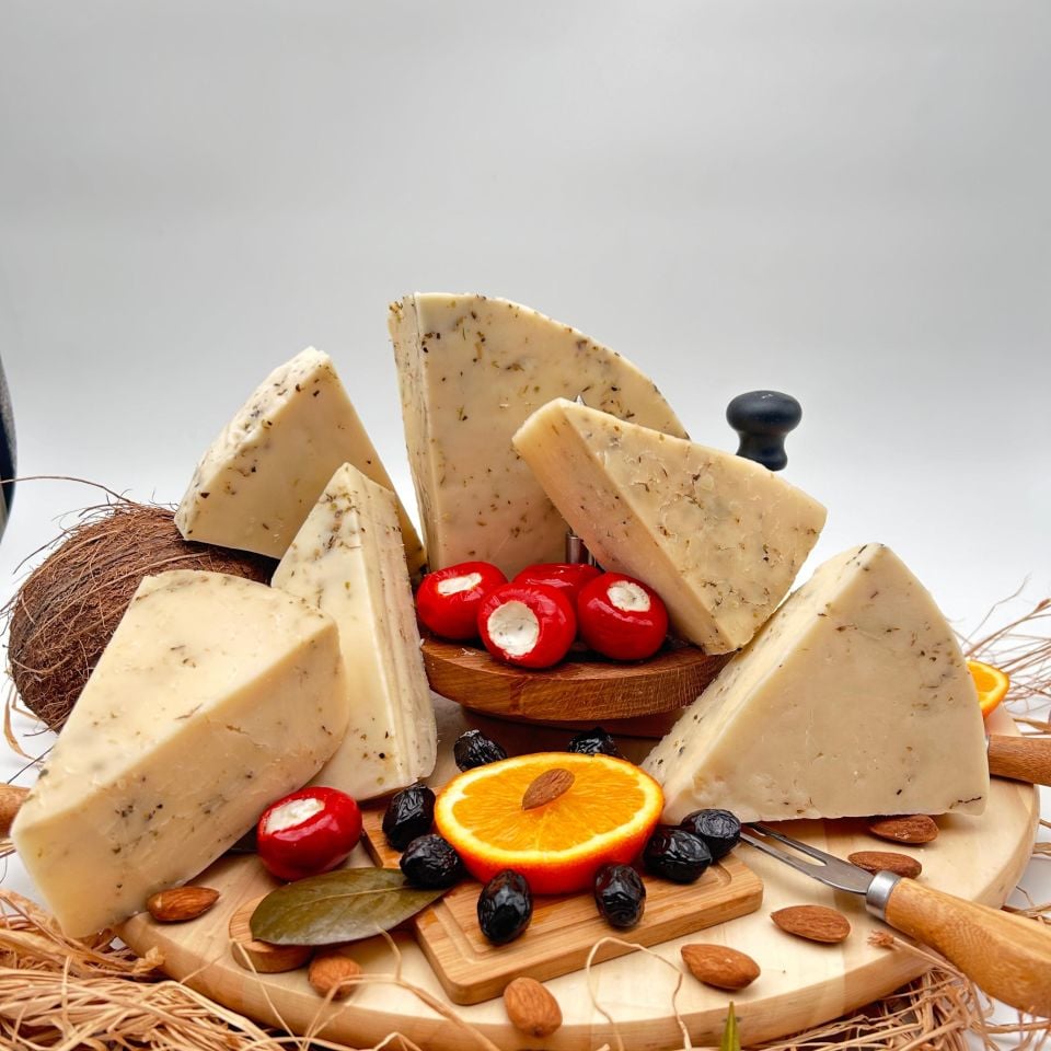 Balıkesir Sepet Peyniri Kekikli 350 Gr