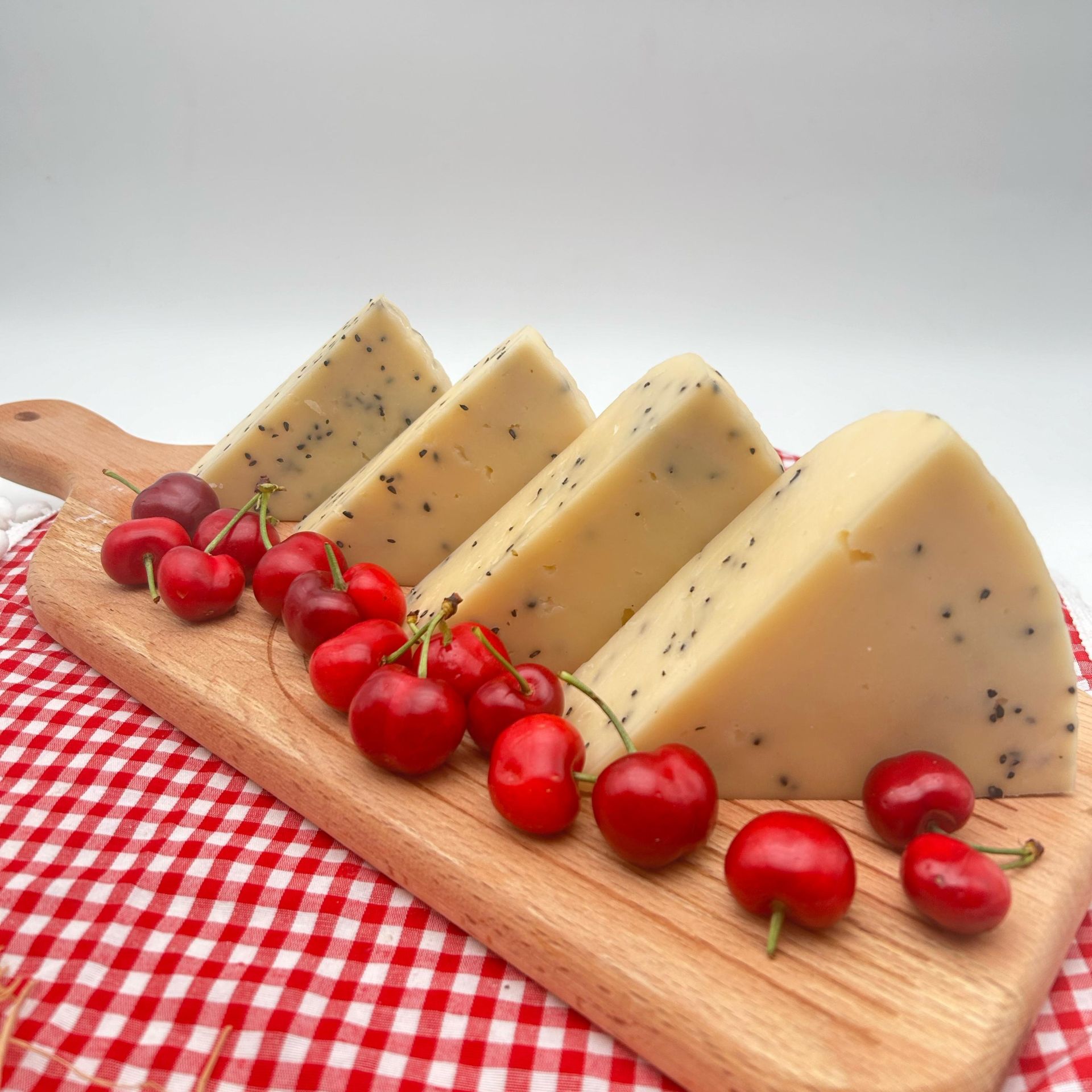 Balıkesir Sepet Peyniri Çörekotlu 350 Gr